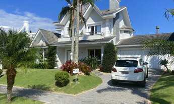 Imagem 2: Casa para aluguel e venda possui 400 metros quadrados com 4 quartos..