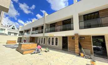 Imagem 4: Sobrado em condomínio com 4 vagas de garagem cobertas, 3 suítes à venda, 276 m² por R$ 1.8