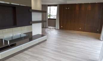 Imagem 2: Apartamento para venda tem 272 metros quadrados com 3 quartos em Centro - Florianópolis