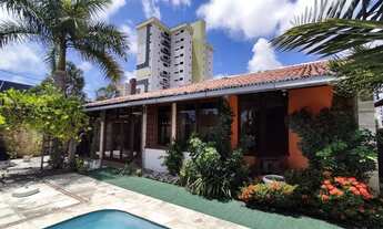 Imagem: Casa ESQUINA na Amintas Barros com portas