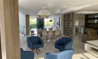 Imagem 3: Casa para aluguel e venda tem 550 metros quadrados com 4 quartos.