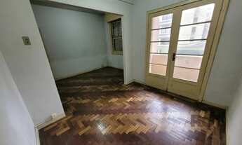 Imagem 2: Apartamento com 2 dormitórios, com sacada no Bairro Centro Histórico