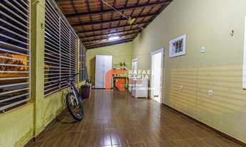 Imagem: Casa com 3 quartos (1 suíte), piscina e