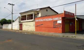 Imagem 2: Vendo ou alugo sobrado com salões comerciais no solo sagrado