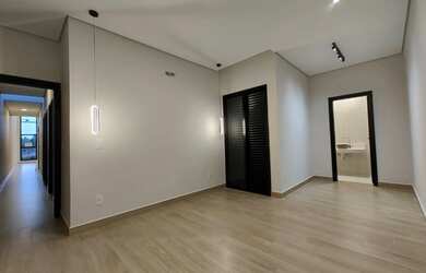 Imagem 4: Vendo linda casa em Condomínio / Excelente localização