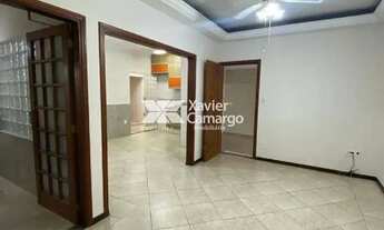 Imagem: Casa à venda com 3 quartos no Centro