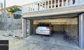 Imagem 3: Sobrado em Porto Alegre, no bairro Vila Nova, com 3 dormitório(s), e 3 banheiros