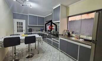 Imagem 5: Sobrado com 3 dormitórios sendo 1 suíte no Residencial Arco-Íris em Taubaté