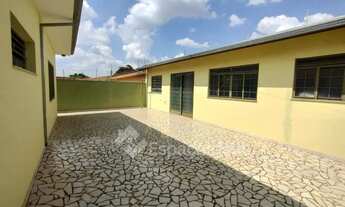 Imagem 3: CASA NO CENTRO COM 3 QUARTOS SENDO UMA SUÍTE