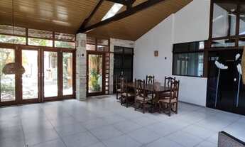 Imagem 5: Casa ESQUINA na Amintas Barros com portas e janelas em Ipê