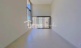 Imagem 2: Casa térrea nova com 240 m² de área construída e 452 m² de terreno, 4 suítes plenas, varan