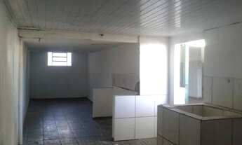 Imagem 3: Prédio comercial na principal rua do bairro