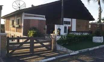 Imagem 2: Casa muito bem construída com seus 1750m² de área de terreno e 500m² de área construída co