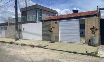 Imagem: Vendo casa espaçosa e aconchegante