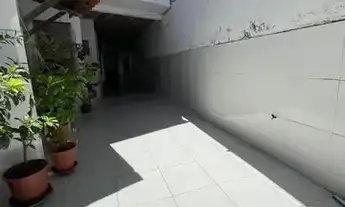 Imagem 3: Casa em Rua Pública