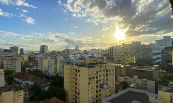 Imagem 3: Apartamento semimobiliado de 83m², 3 dormitórios, reformado com vista para o Guaíba, na Ci