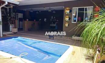 Imagem 3: Casa com 3 quartos, 2 suítes, 4 vagas, à venda, 300 m² por R$ 700.000 - Jardim Marambá - B