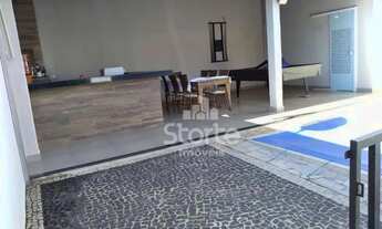 Imagem: Casa com planejados de 3/4 sendo 1 suíte