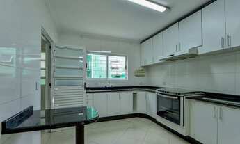 Imagem 7: Sobrado para venda possui 215 metros quadrados com 2 quartos em Boa Vista - Curitiba - PR