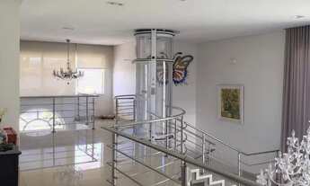 Imagem 7: Luxuosa Casa Assobradada no Condomínio Damha II ? 3 Suítes, Elevador e Piscina Aquecida!
