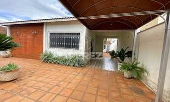 Imagem 2: Casa Térrea no Bairro Centro - Terreno Amplo de 600m²