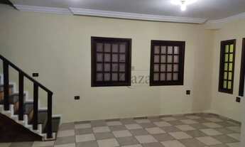 Imagem 2: Oportunidade - Casa Sobrado - Jardim das Oliveiras - 3 Dormitórios - 242m²