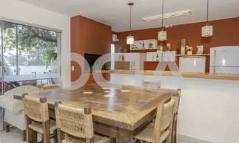 Imagem: Casa com 6 quartos e 12 vagas no bairro