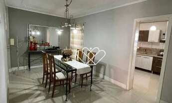 Imagem 6: Casa Imponente de Três Andares com Amplo Terreno em Gravataí