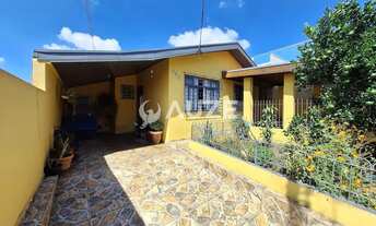 Imagem: Casa terra a uma quadra do supermercado