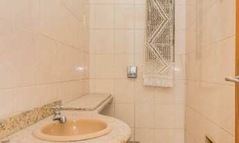 Imagem 7: Apartamento para venda tem 77 metros quadrados com 3 quartos em Passo da Areia - Porto Ale