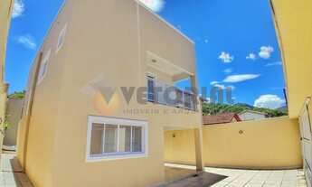 Imagem 2: Sobrado para venda possui 180 metros quadrados com 3 quartos em Vila Atlântica - Caraguata