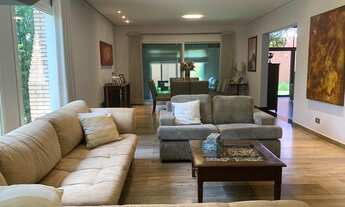 Imagem 2: Casa para venda com 307 m² com 5 quartos sendo 4 suítes em rua sem saída