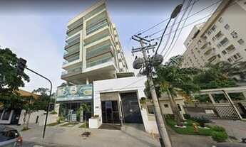 Imagem 2: Apartamento para aluguel com 53 metros quadrados com 2 quartos em Pechincha - Rio de Janei