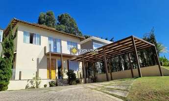 Imagem 2: Casa de condomínio para aluguel tem 330 metros quadrados com 4 quartos