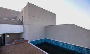 Imagem: Cobertura duplex com piscina com uma das