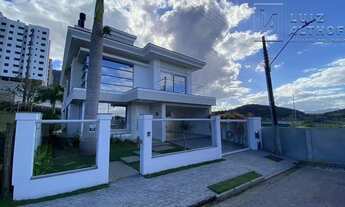 Imagem: Casa mobiliada com 4 dormitórios à venda