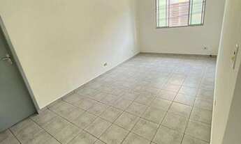 Imagem 7: Casa independente com vaga coberta e sala ampla para locação