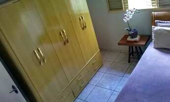 Imagem 2: Quarto mobiliado