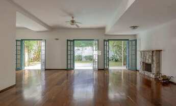 Imagem 2: Panamby Próximo ao Colégio PIo XII, 318,0m²AC - 438,0m² Área de Terreno - 3 dorms Suíte 4