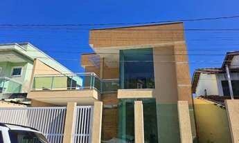 Imagem: Fator1818) Pertinho da RJ106 - Casa Duplex