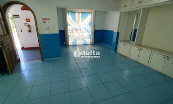 Imagem 2: Casa Comercial disponível para locação e venda no Centro em Uberlândia-MG