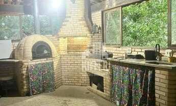 Imagem 5: Casa Duplex com 3 quartos, sendo 1 suíte, 198m², Piscina, Sauna, Churrasqueira, Garagem pa