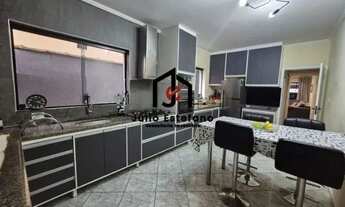 Imagem 3: Sobrado com 3 dormitórios sendo 1 suíte no Residencial Arco-Íris em Taubaté