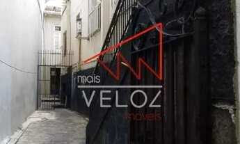 Imagem: Casa de rua - Triplex / Residencial / Catete