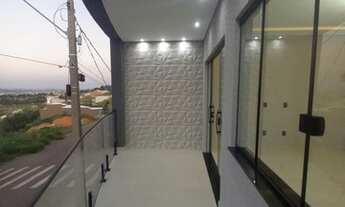 Imagem 5: Casa para venda com 3 quartos, sala de jantar com parede 3D e Jardim de inverno