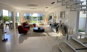 Imagem 3: Casa para aluguel e venda possui 1000 metros quadrados com 4 quartos.