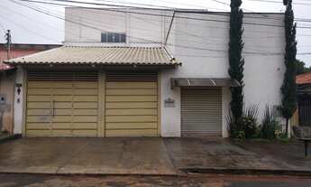 Imagem 2: Sobrado para venda possui 780 metros quadrados com 5 quartos em Jardim Guanabara - Goiânia