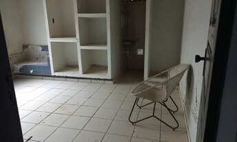 Imagem 3: Casa em Pitimbu - Terreno grande - Bem localizado - Saída para duas ruas