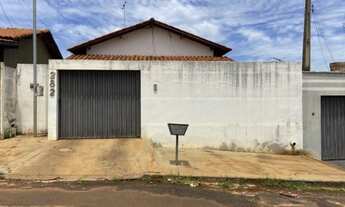 Imagem: Ituiutaba - MG. Bairro Alvorada. Casa. Áreas