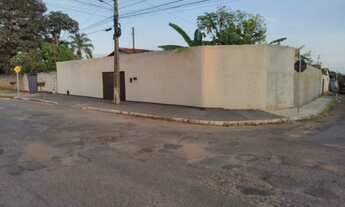 Imagem: Casa de esquina solta no lote